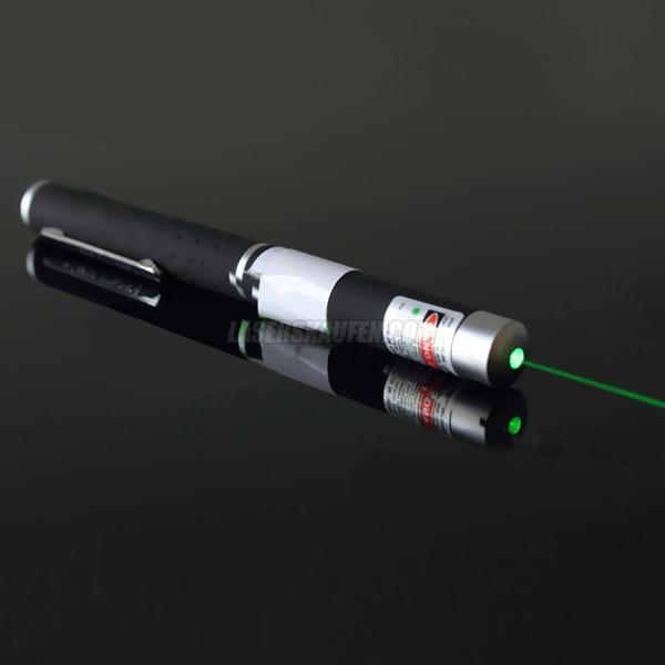 Grüner Laserpointer Stift 30mW superhell mit AAA Batterien HTPOW