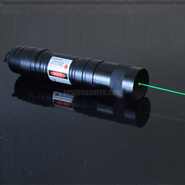 Hochwertiger Laserpointer grün 500mW stark Zigarette anzünden laser astronomie